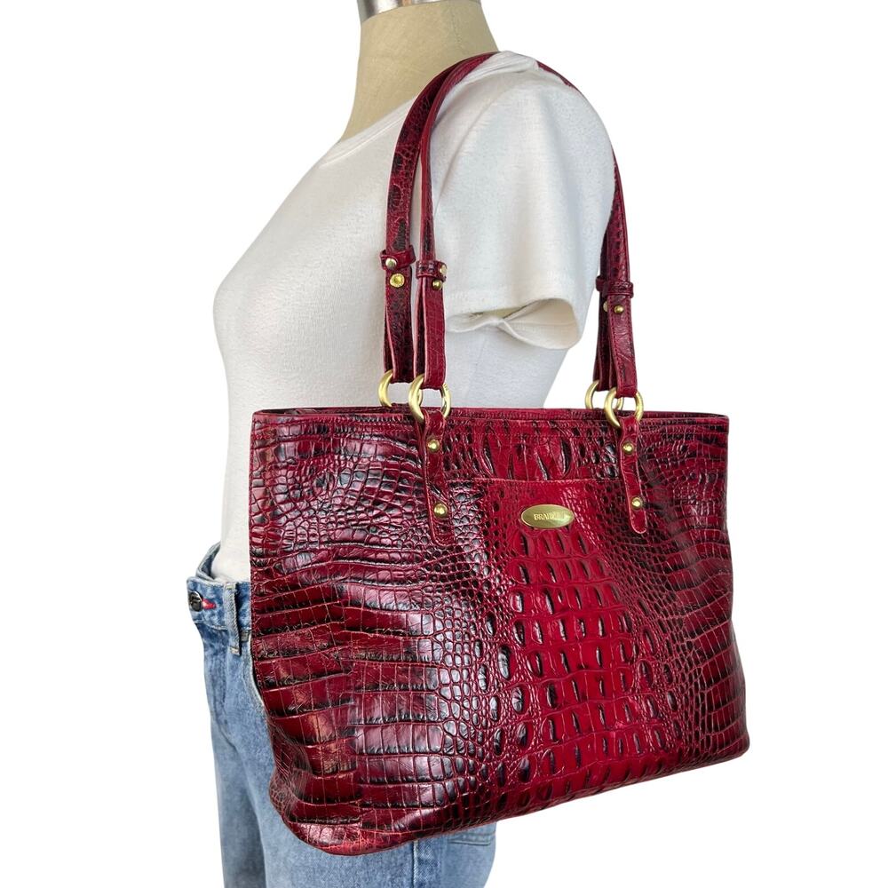Vintage Brahmin Red Leather Croc Embossed Shoulder Purse Gold Accents
